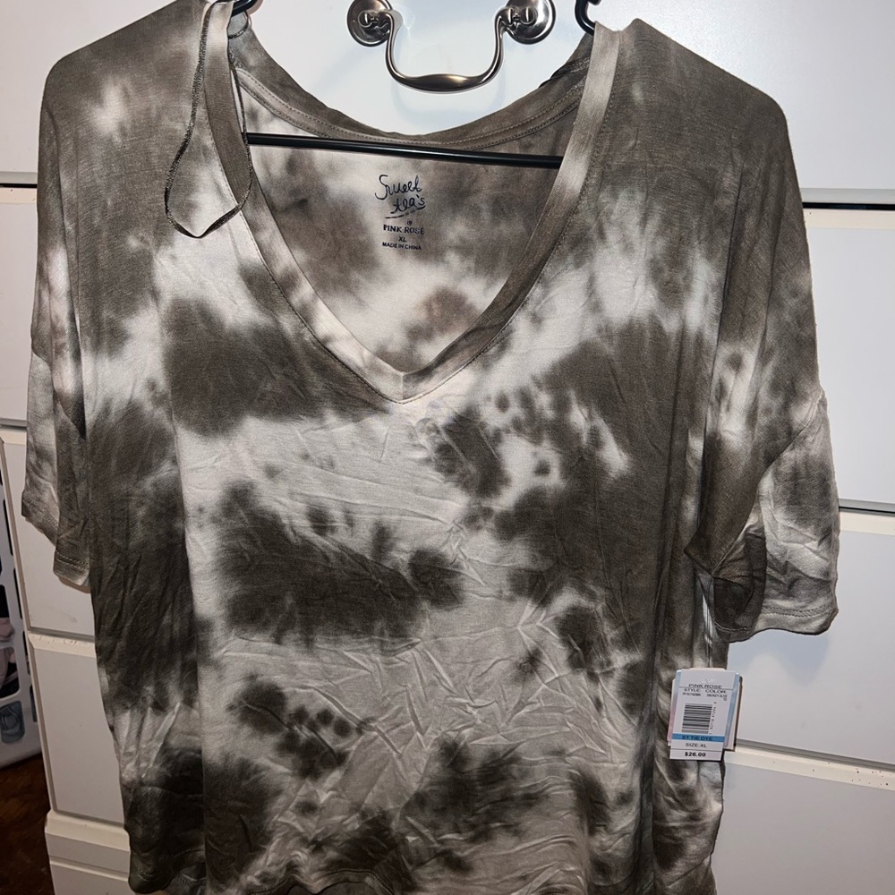 Tie dye women blouse with tags!